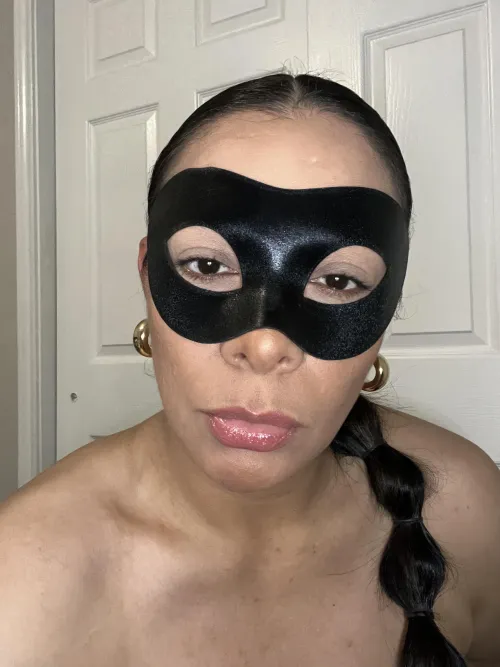 “A shine on my lips, chaos in your head.”