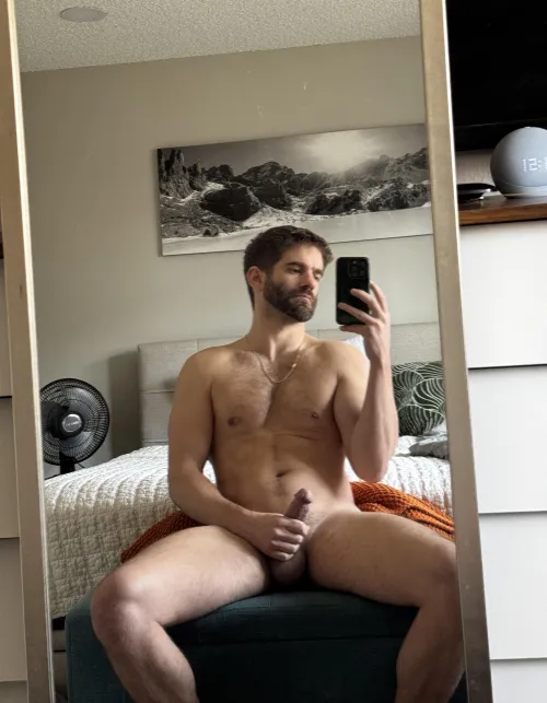 A spread mirror selfie for ya'll