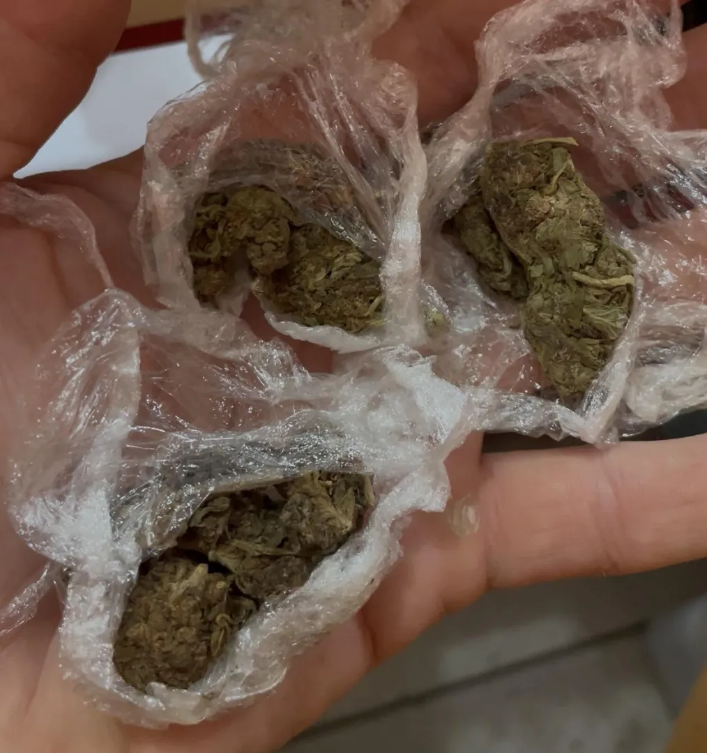 Acabei de ganhar maconha do nada kkk