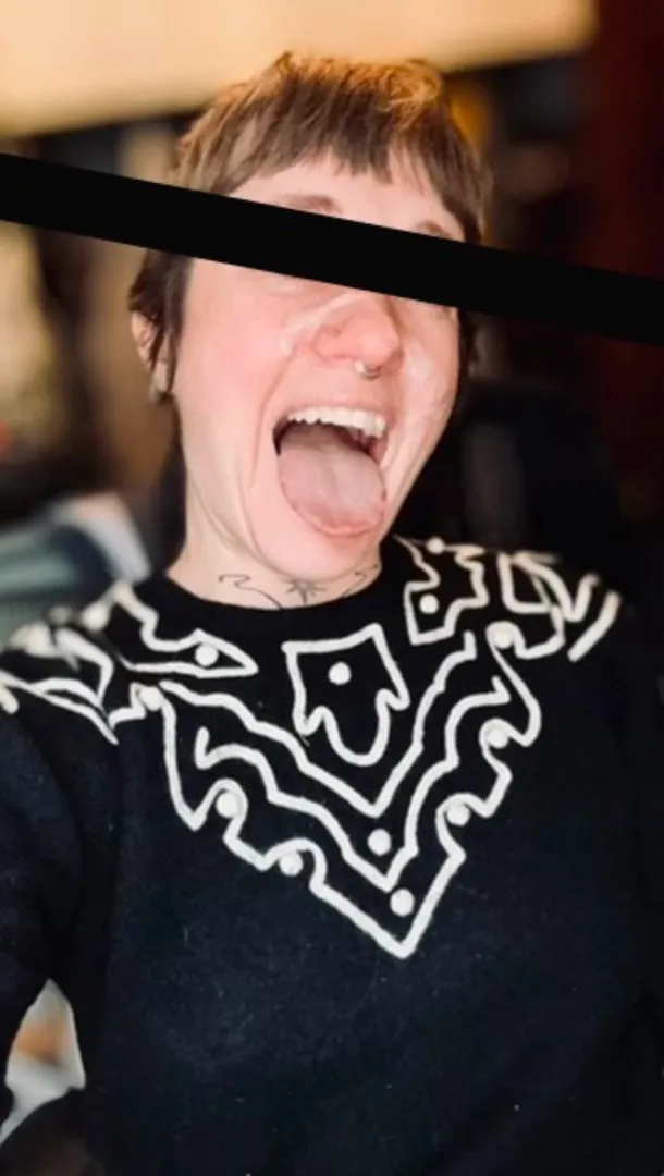 add some on my tongue, i wan to taste it