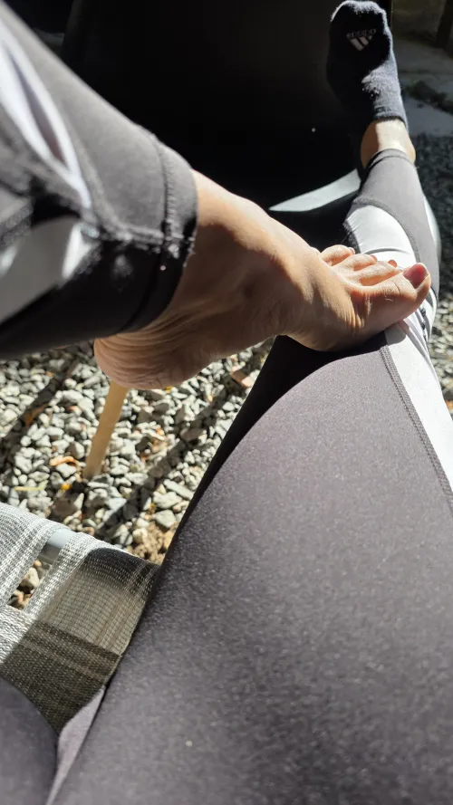 Admire the perfect curve of my sole and the size of my toes… princess feet