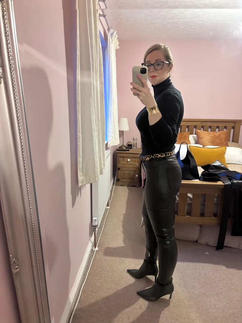 Adore this pants and boots combo