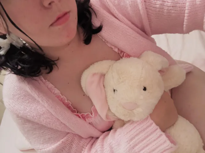 After a week of losing my new favorite stuffie, I finally found her ☺️