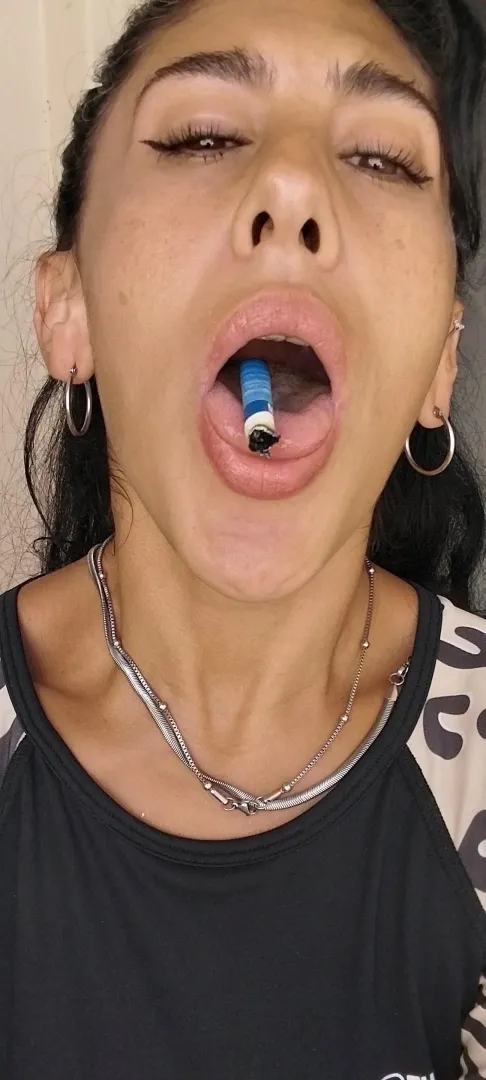 Agarrarlo vamos...tirarme el humo en mi boca !