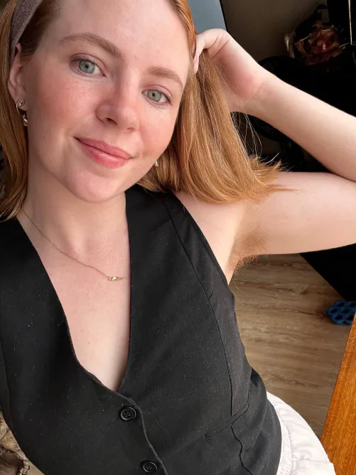 All natural red head from head to toe ! 🥹