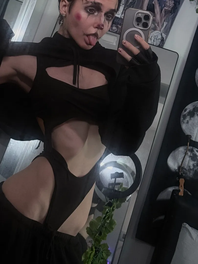 alt clown is still ready to have fun