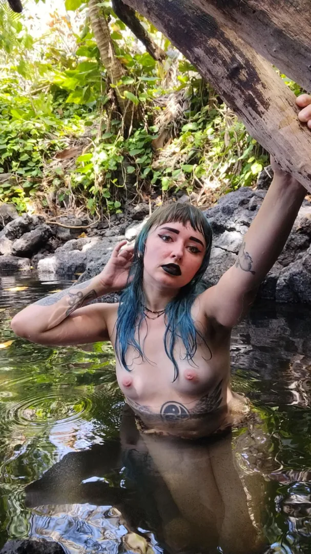 Alt girl naked in the wild.