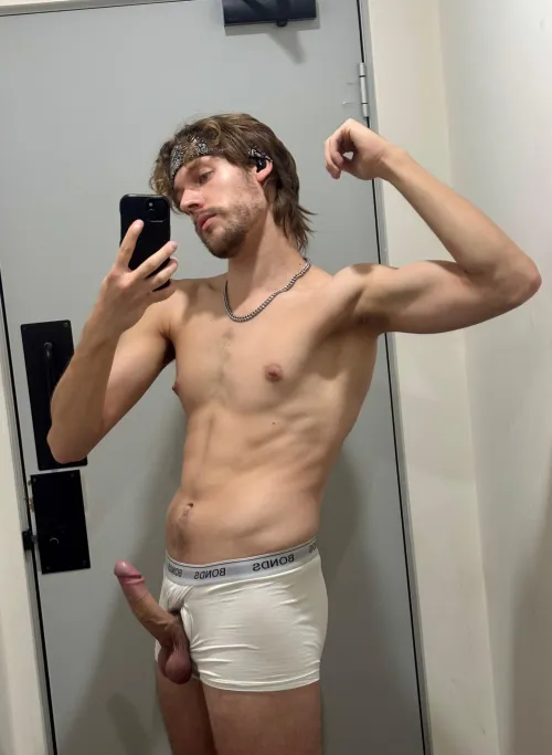 Always get hard when I’m at the gym