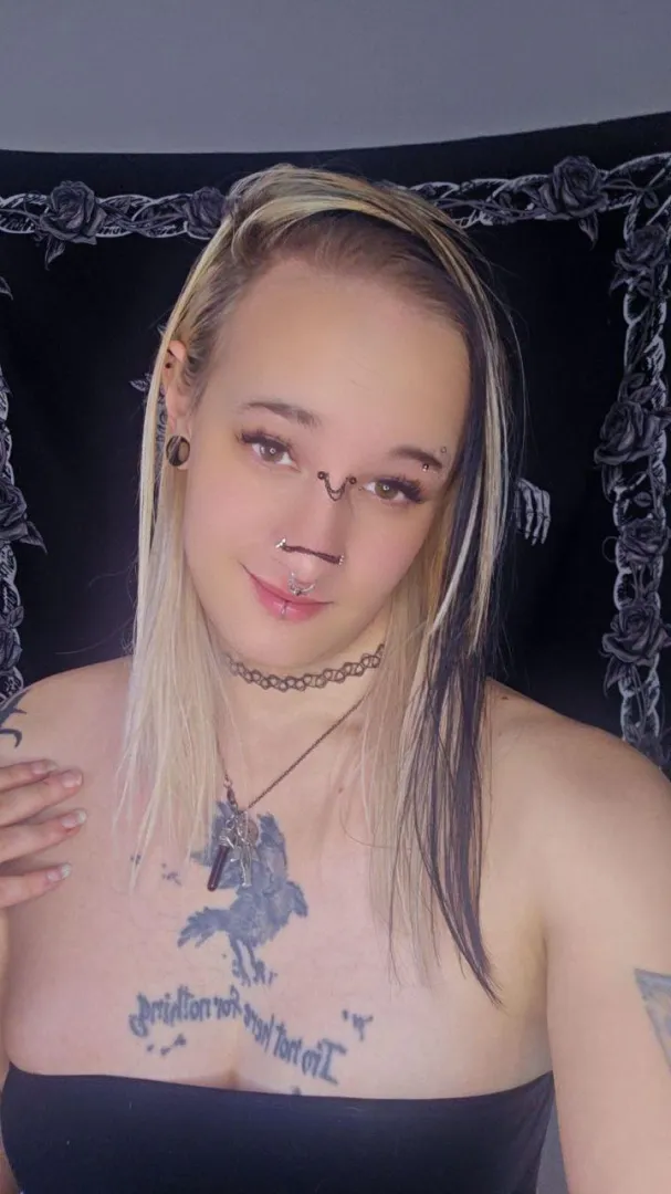 Am I cute enough to get a cum tribute? 