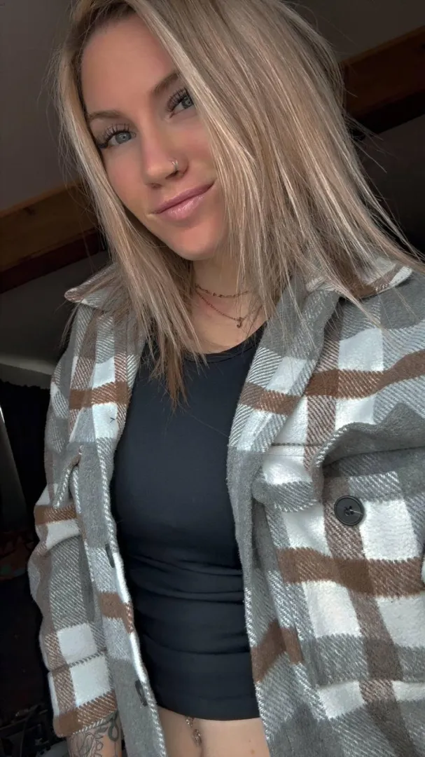 Am I pretty enough to share, or would you keep me all to yourself