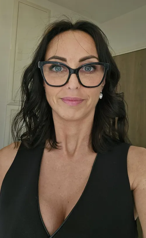 Am i the type of wife you would actualy go on a date with ?