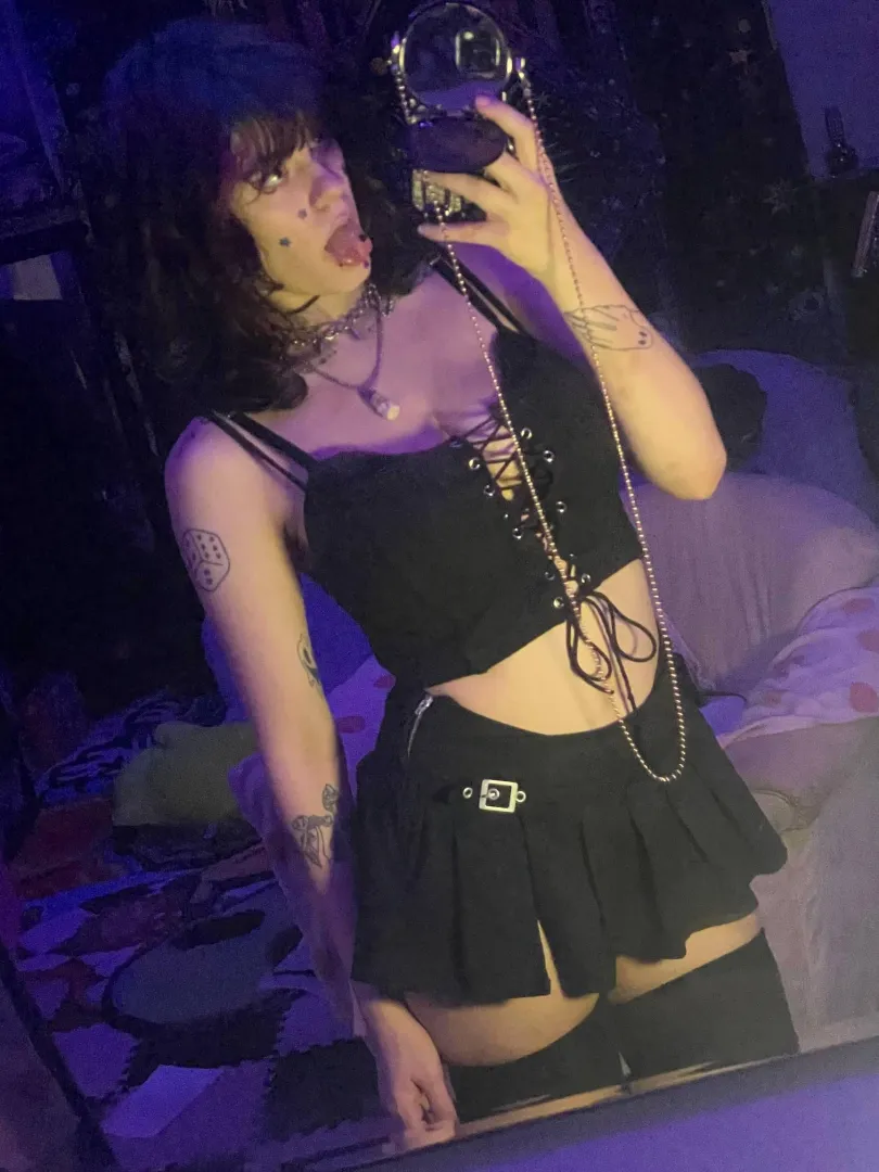 Am I too scary to be your scene gf?