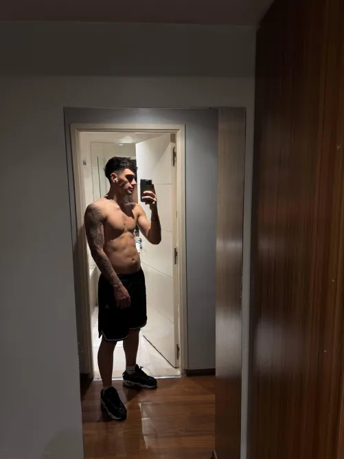 Ando algo aburrido, alguien para hablar un rato?