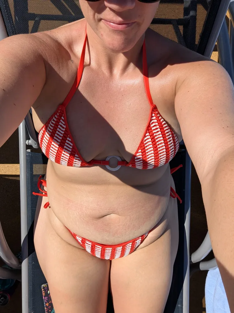 Another day, a new swimsuit, the same sun!