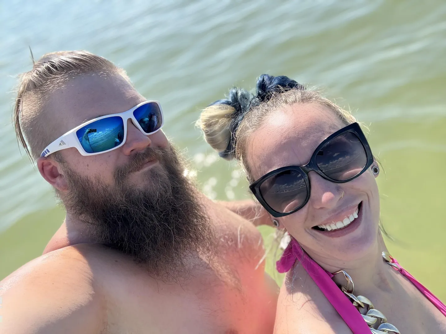 Any couples near lake tomahawk? Rn? Looking to surprise hubby with bj vehicle swap… only dm if close n can meet…. No single males PLZ!!!!