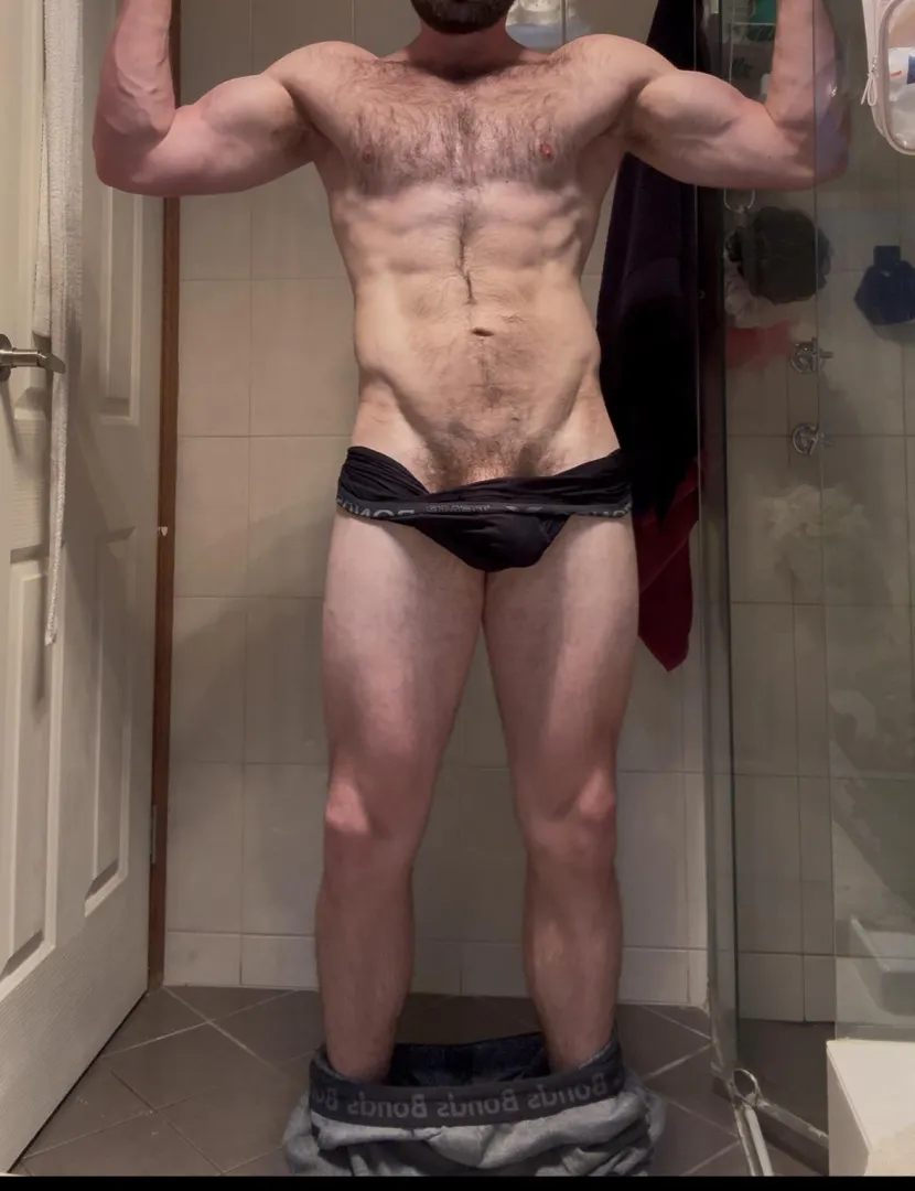 Any cucks wanna watch me with their girl?