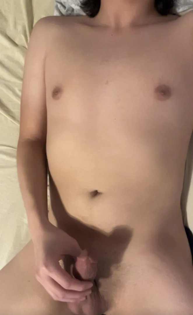 Any dads that would let a small young 19yr old fuck them?