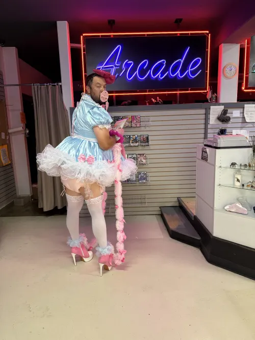 Any doms in Longmont area tomorrow