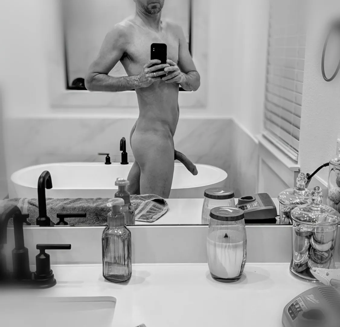 Any milfs interested?