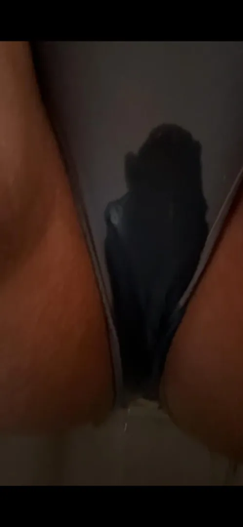 Any real F here want to chat and share pissplay? M 31 (pic (not me) for attention)