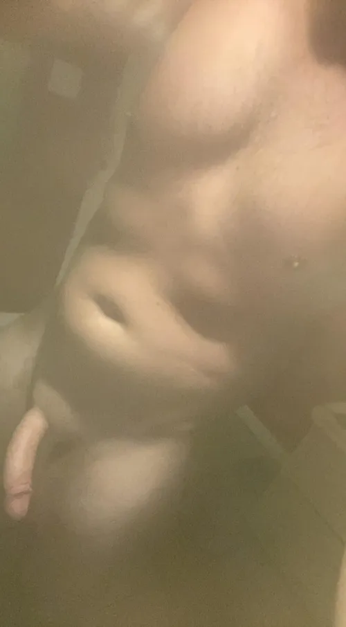 Any smooth twinks around for daddy?