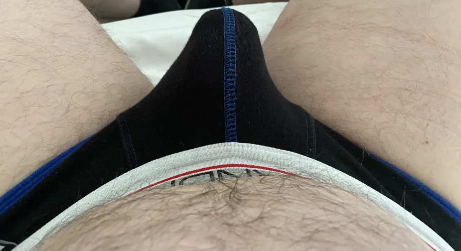 Anyone for chats. Here’s my bulge. Love guys in uniform