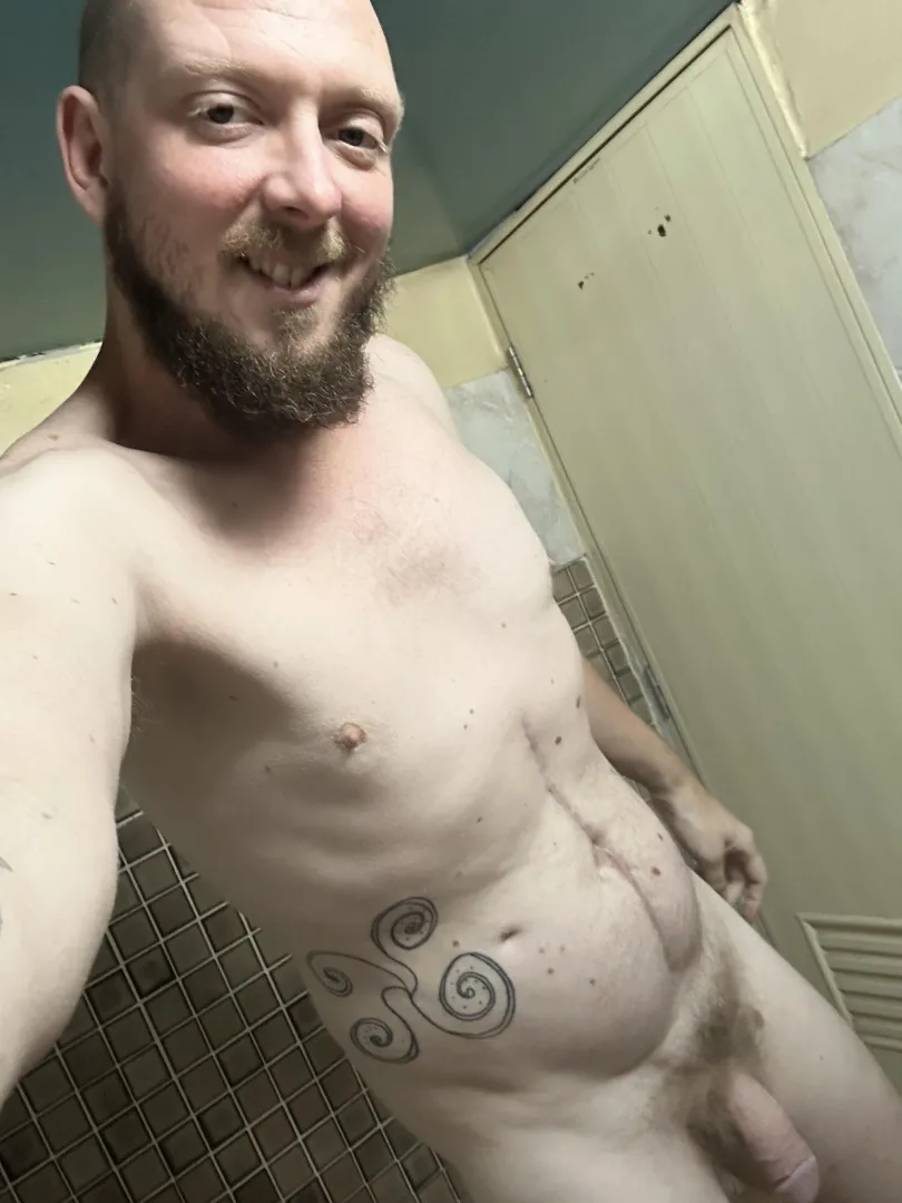 Anyone in Oslo? Looking to make nudist friends.