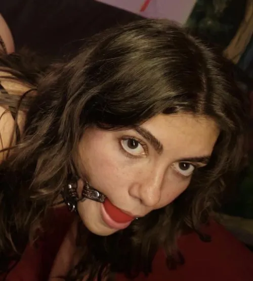 Anyone know who this girl is? Her Reddit account appears to be nonexistent anymore.