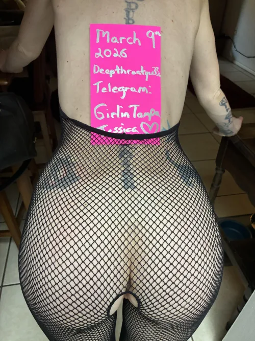 Anyone want to chat? Yes I’m real lol and 27 in Tampa and yes wearing a full body suit of fishnets! Dm me