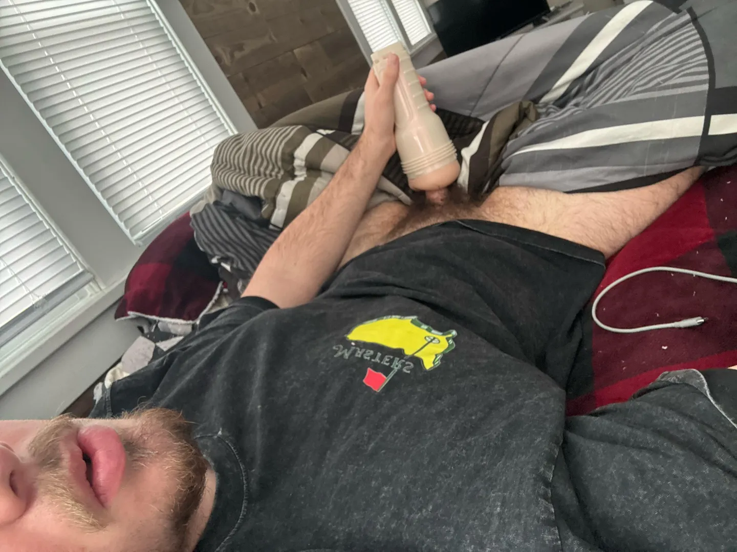 Anyone wanting to use their fleshlights with me?