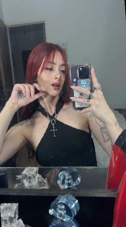 Anyone with a place? - msg lg for real replies: ,.lunarumes`.