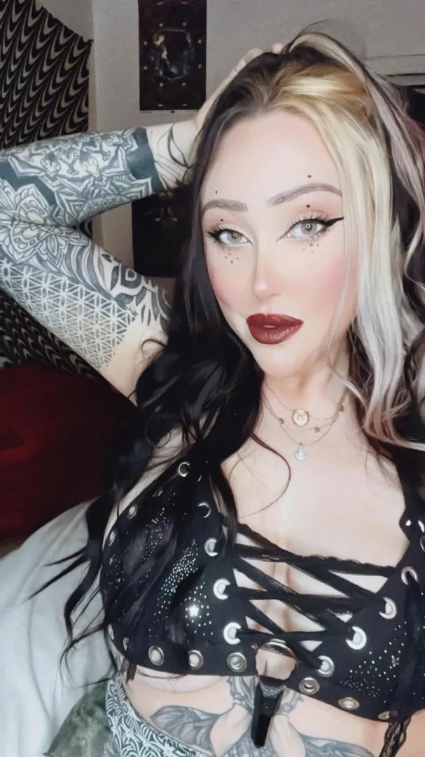 are you into big tiddy goth girls with tattoos like mine? 