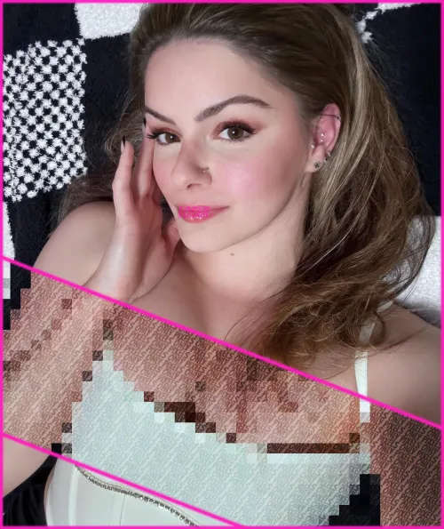 Ariel Winter - Pixels Only