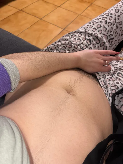 [arms] This body is full of hair