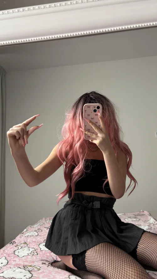 Arrow up and say 'tiny' if you're less than 6 inches and I'll humiliate your shrimp in inbox 