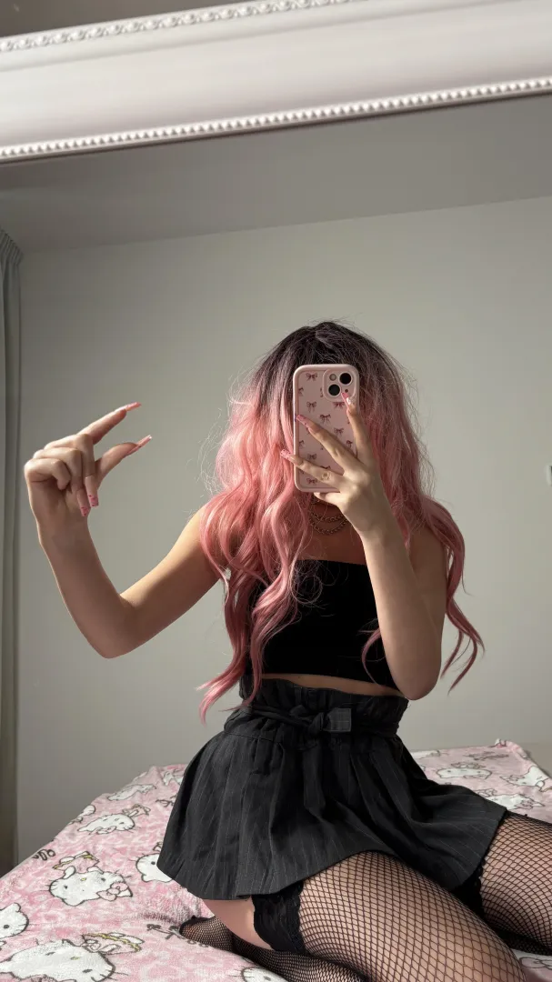 Arrow up and say 'tiny' if you're less than 6 inches and I'll humiliate your shrimp in inbox 