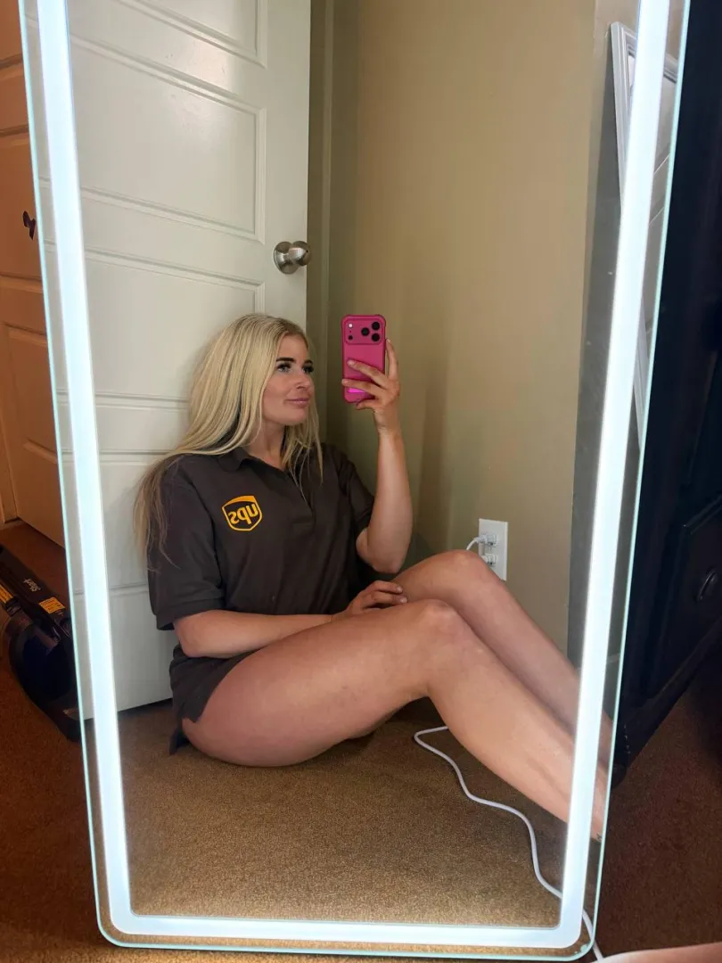 Arrow up if you’d fuck a 31yo and you have 3-5 inches, I’ll send you my location