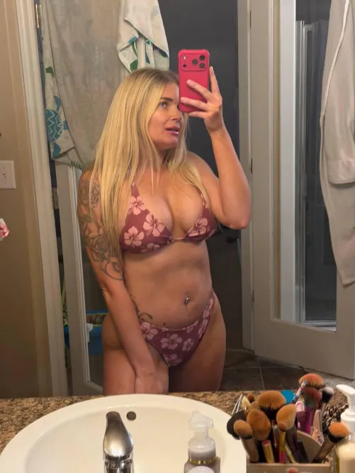 Arrow up if you’re in SC, Hotwife Looking to fuck a Random Redditor after work, who’s nearby?