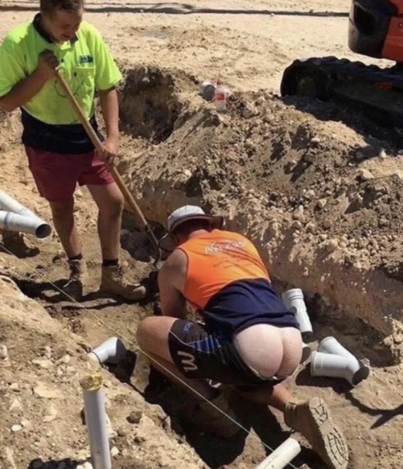 Ass out while working