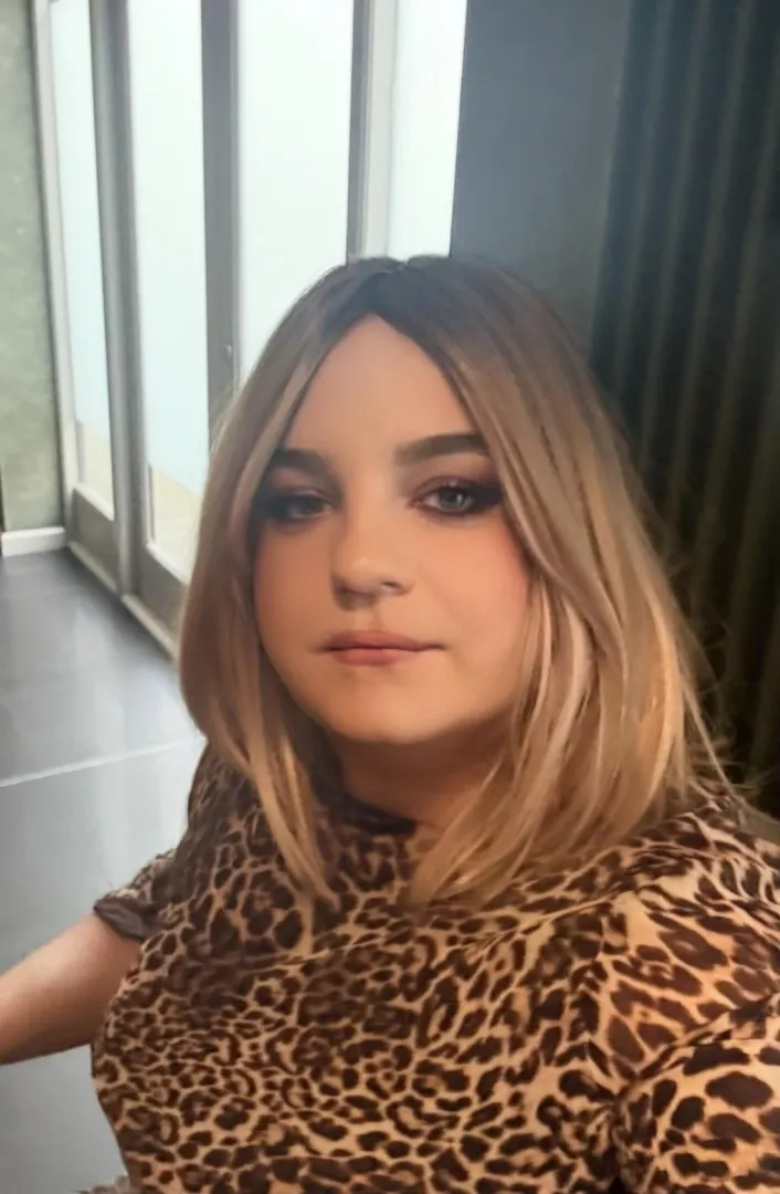 Attention boys - sissy out and about 