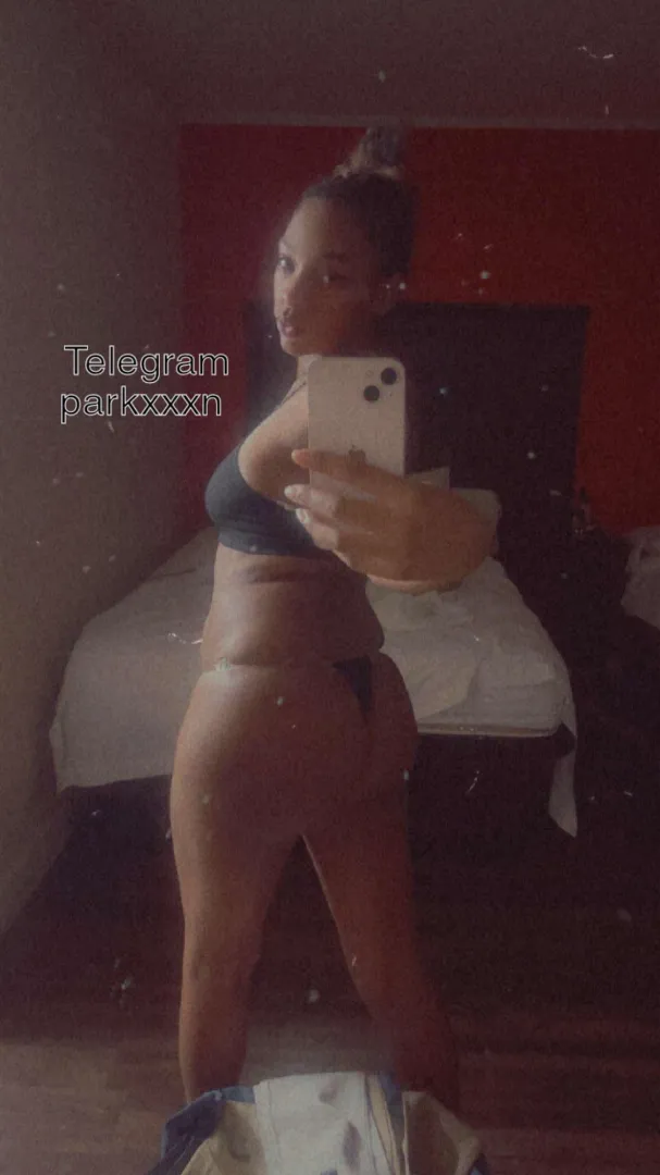 Available for calls and sexting lets play 