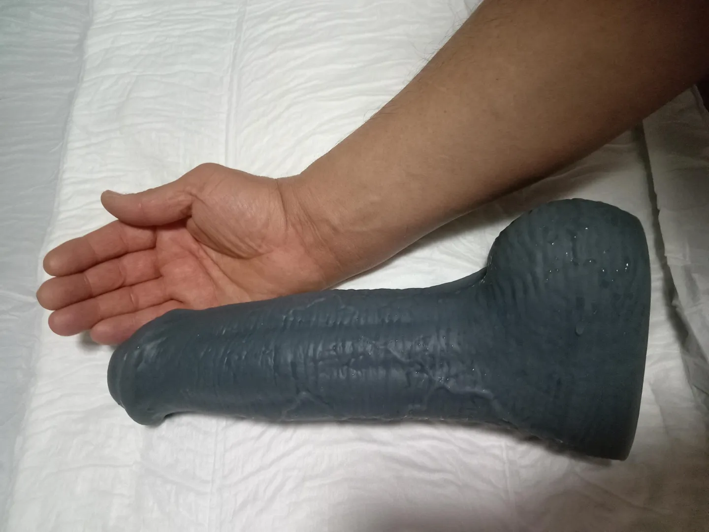 Ayer mi hombre me introdujo ese juguete y después su mano