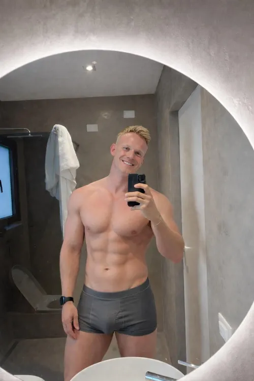 Back from my morning run and ready for a shower  (34)