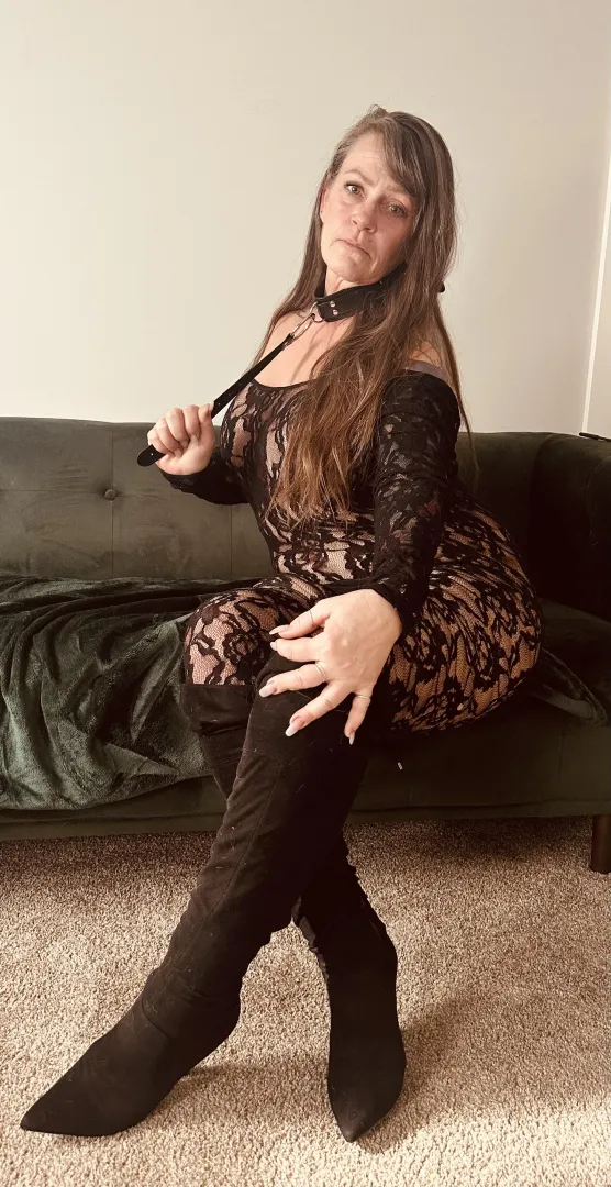 Bad MILFs wear black