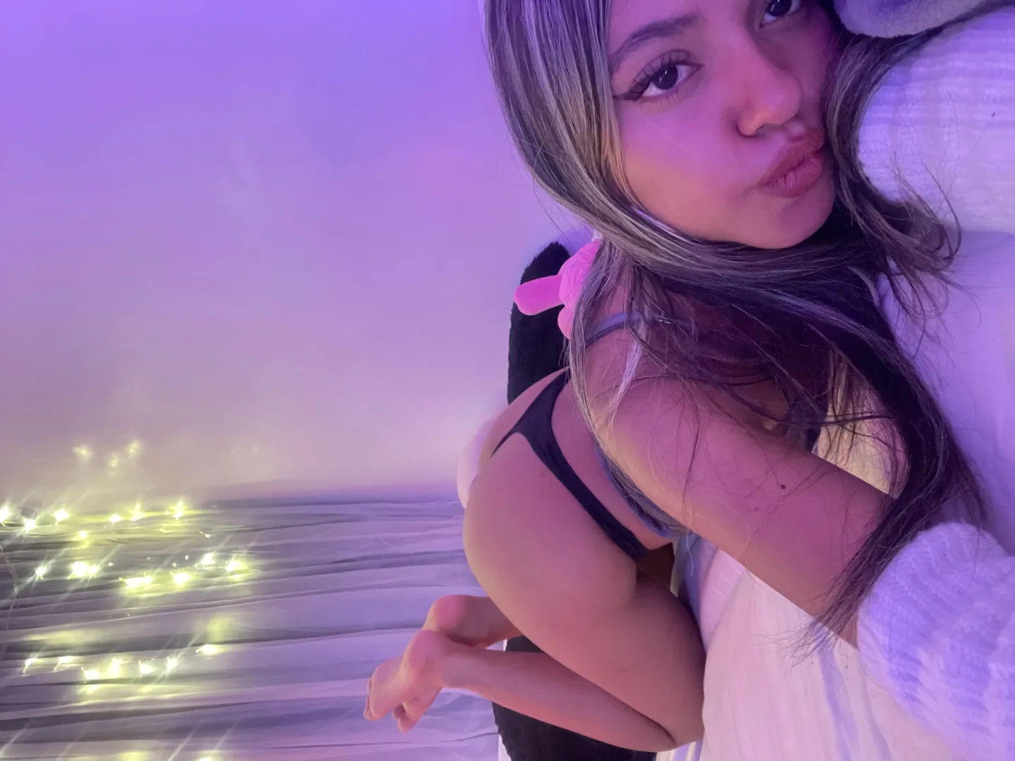 Baddie with a bit fatty tanned booty