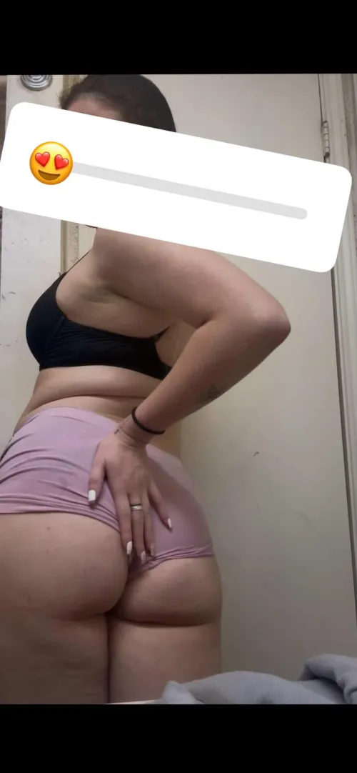 Be a nice gentleman and bring me some roses tonight ‍♀️ ATX