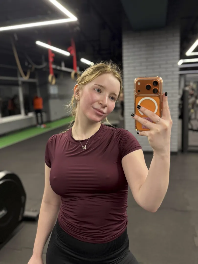 Be honest!! Gym crush or nah? 