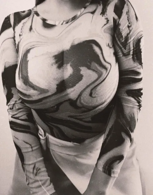 Be honest with me, can you make out that I’m not wearing a bra ?