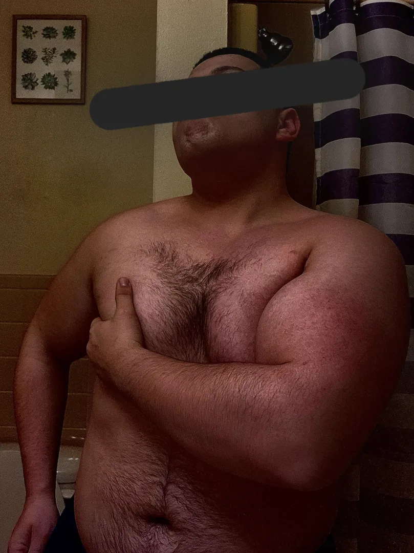 Bear body, strong arms