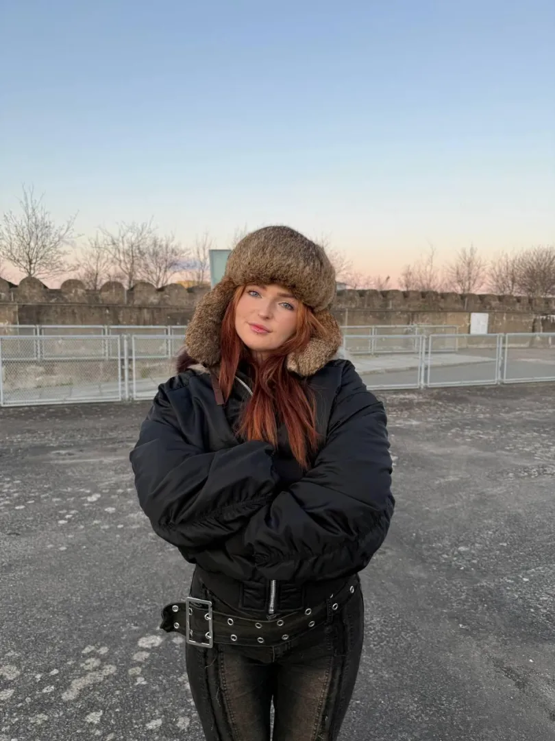 Beaucoup trop mignonne pour me faire respecter 😈🥵👅